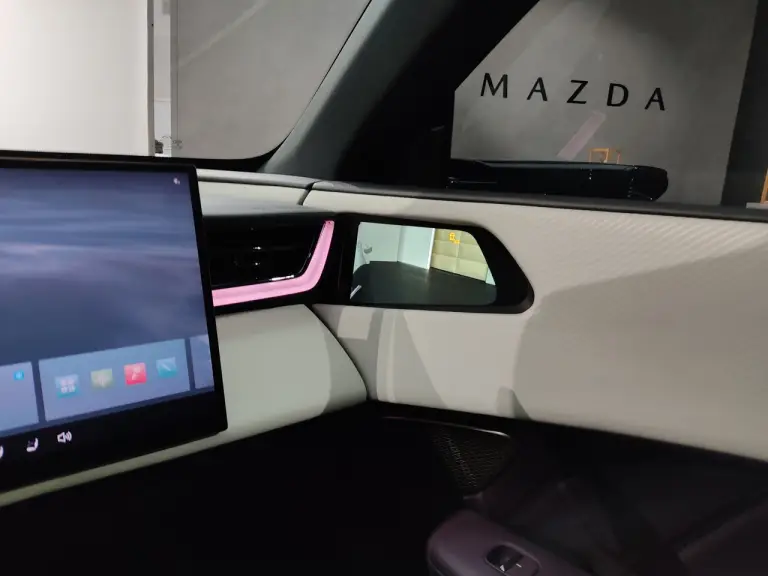 Mazda CX-6e 2026 - Foto live - 21