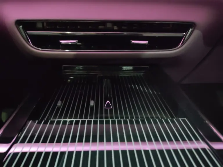 Mazda CX-6e 2026 - Foto live - 30