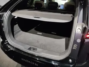 Mazda CX-6e 2026 - Foto live