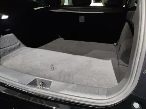 Mazda CX-6e 2026 - Foto live