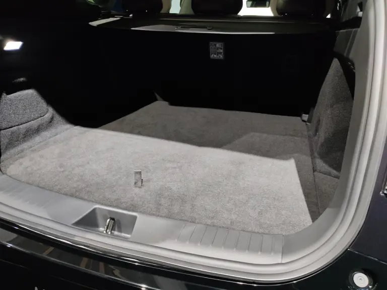 Mazda CX-6e 2026 - Foto live - 26