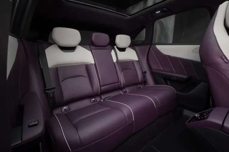 Mazda CX-6e 2026 - Foto live - 27