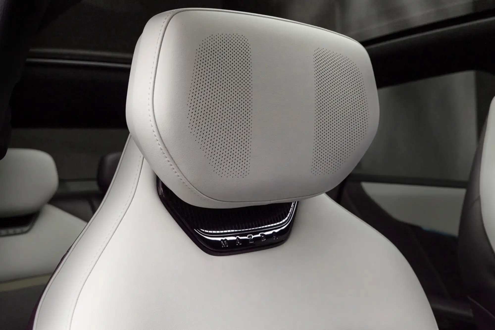 Mazda CX-6e 2026 - Foto live - 31