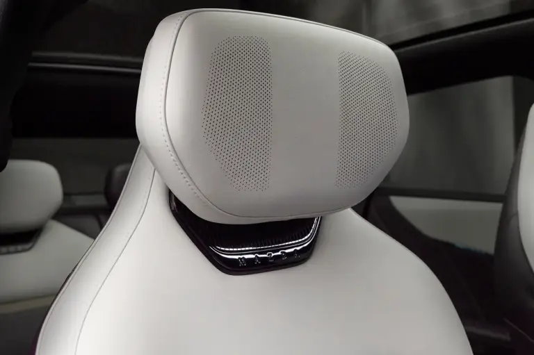 Mazda CX-6e 2026 - Foto live - 31