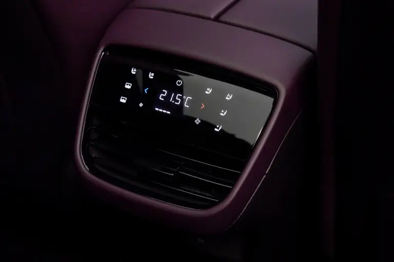 Mazda CX-6e 2026 - Foto live - 34