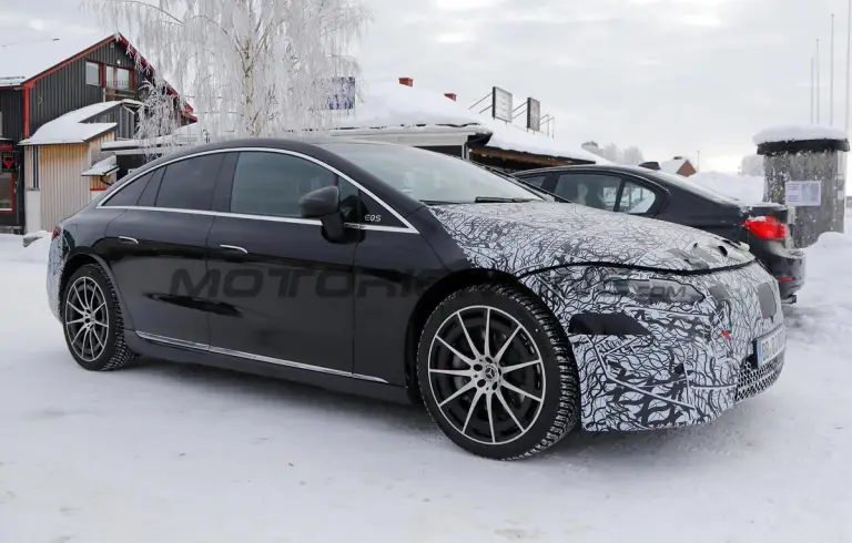 Mercedes EQS 2026 - Foto spia 12-01-2026 - 17