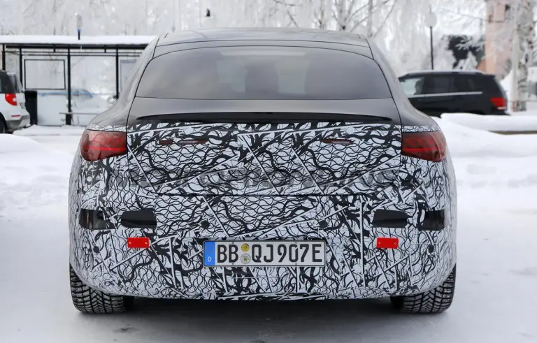 Mercedes EQS 2026 - Foto spia 12-01-2026 - 14