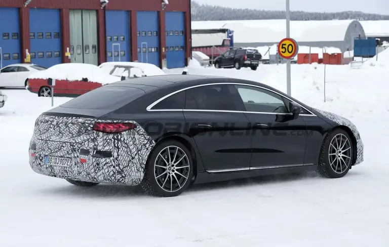 Mercedes EQS 2026 - Foto spia 12-01-2026 - 7