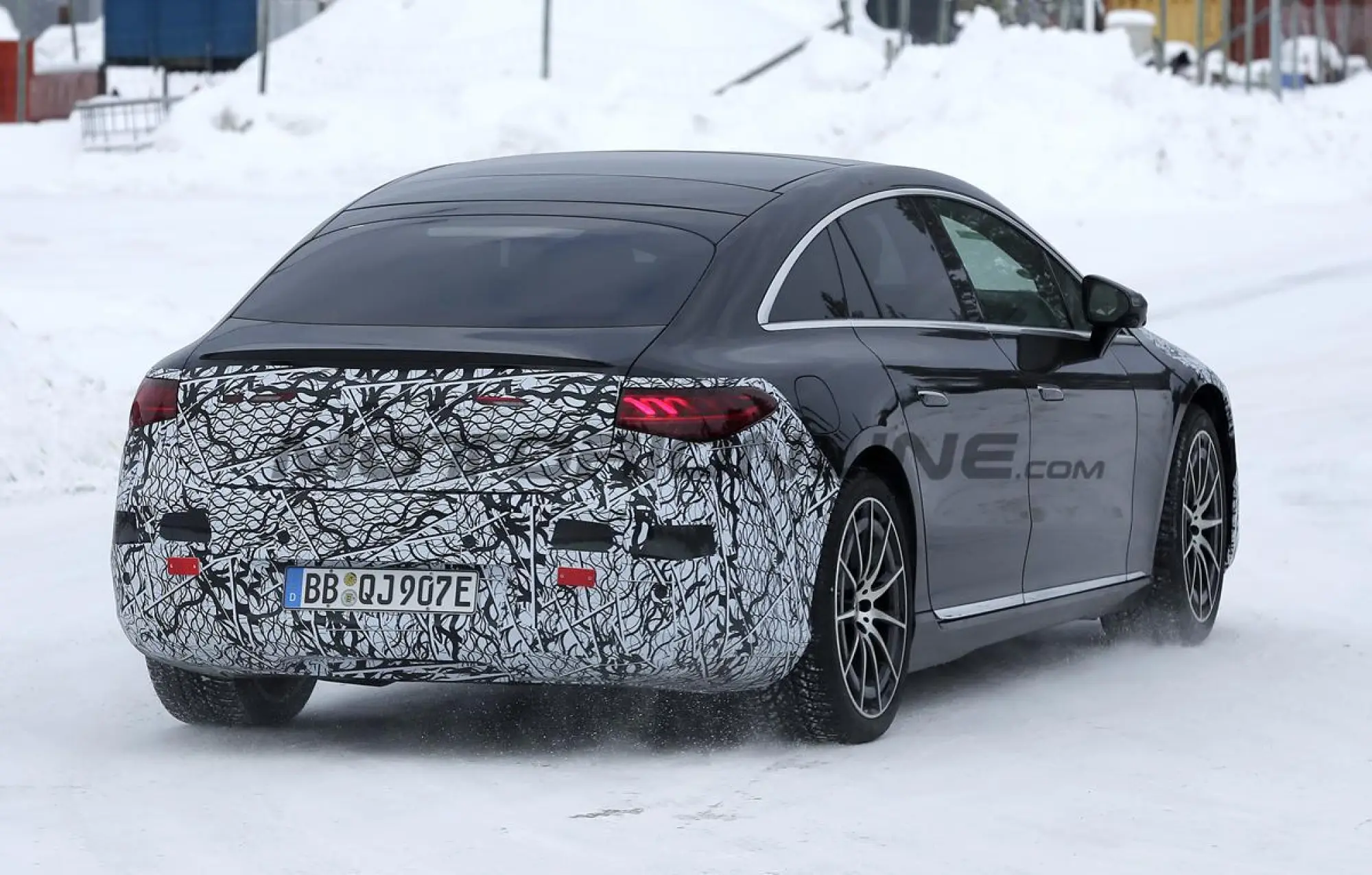 Mercedes EQS 2026 - Foto spia 12-01-2026 - 9