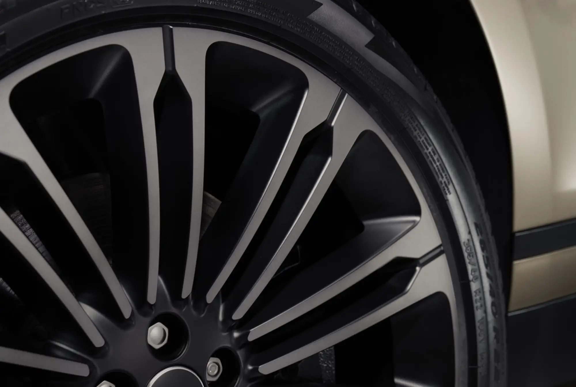 Range Rover Velar Belgravia Edition - Foto ufficiali - 7