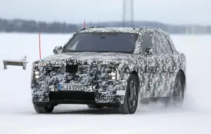 Rolls-Royce SUV elettrico - Foto spia 16-01-2026 - 4