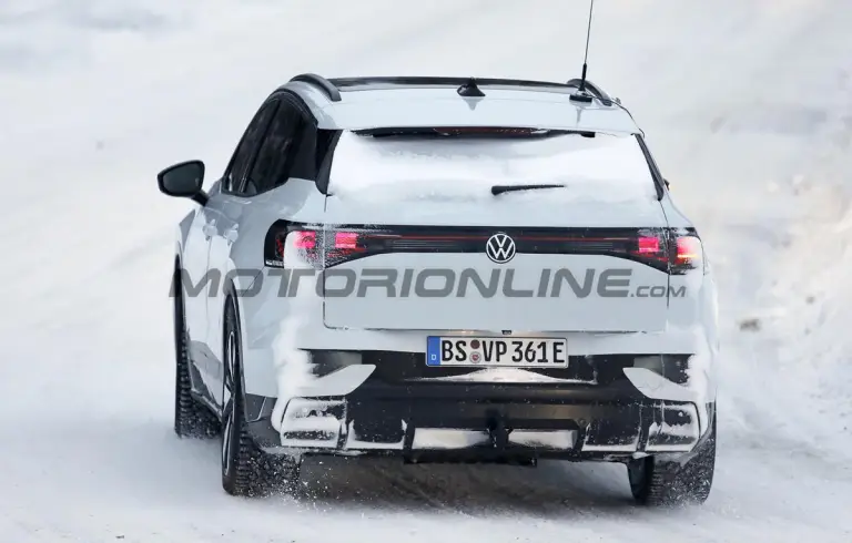 Volkswagen ID 4 2026 - Foto spia 19-01-2026 - 15