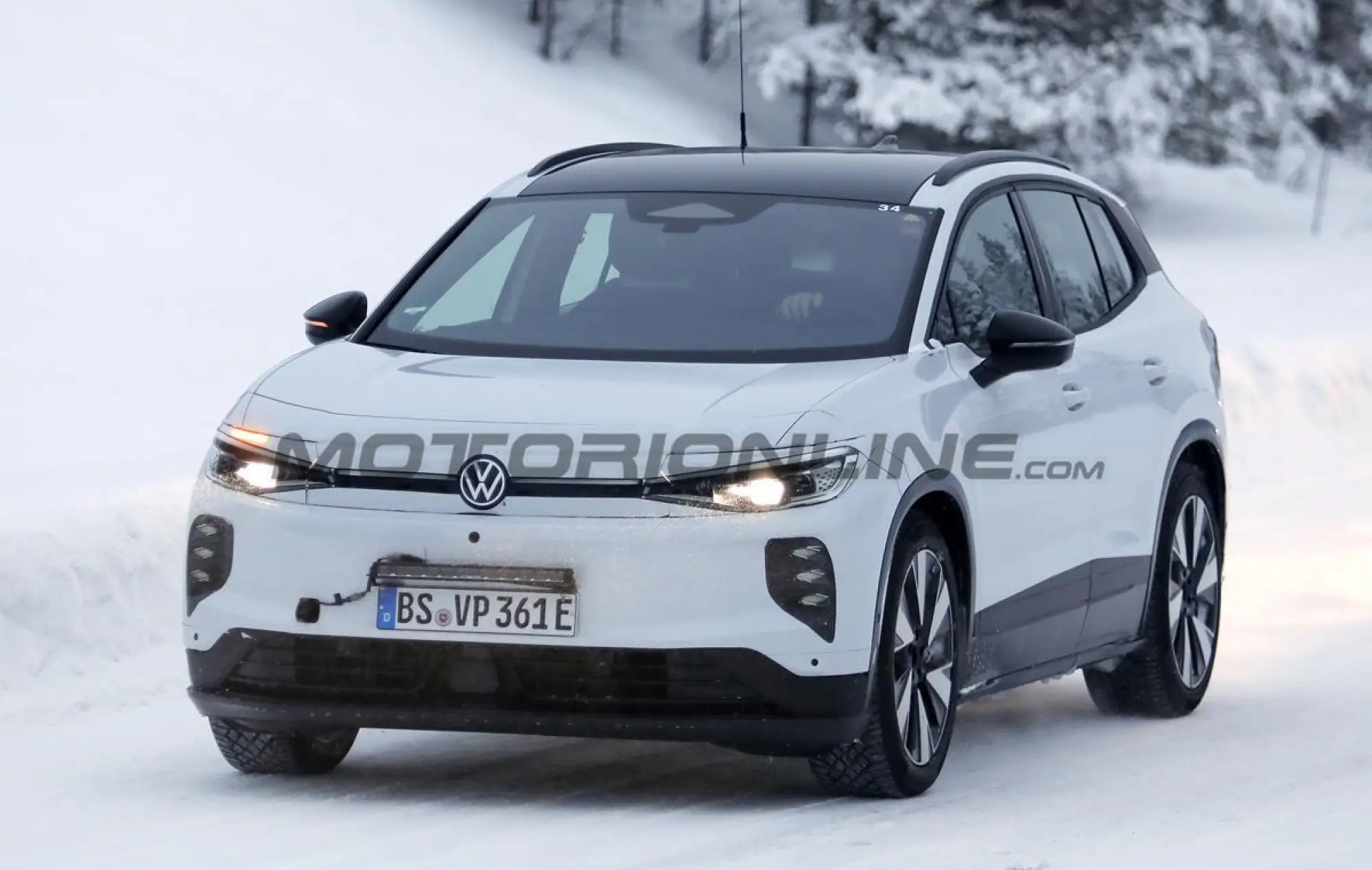 Volkswagen ID 4 2026 - Foto spia 19-01-2026 - 12