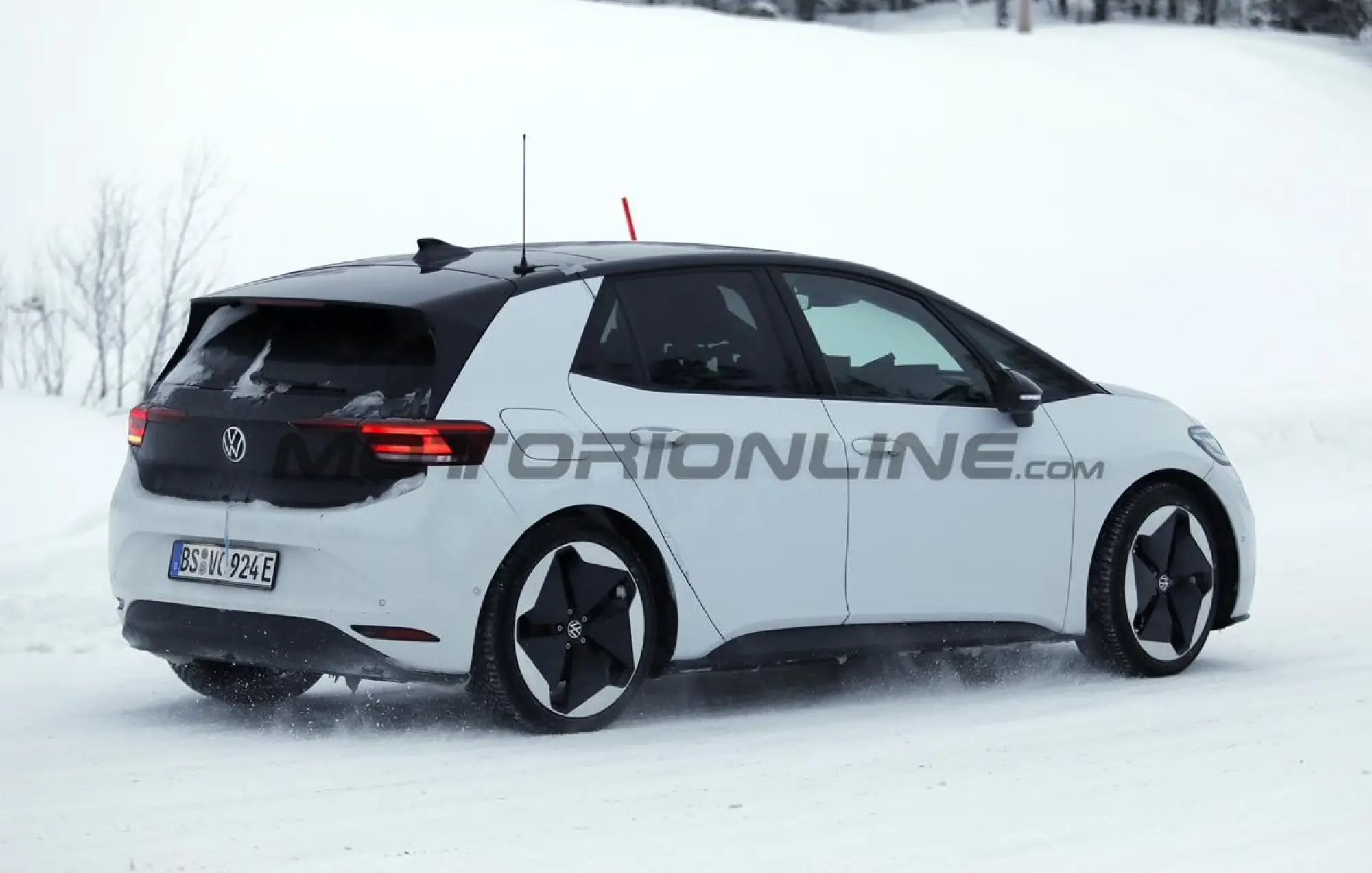 Volkswagen ID 3 2026 - Foto spia 19-01-2026 - 8