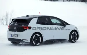 Volkswagen ID 3 2026 - Foto spia 19-01-2026