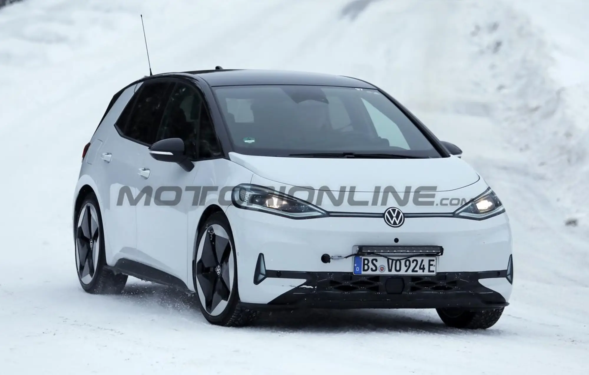 Volkswagen ID 3 2026 - Foto spia 19-01-2026 - 14