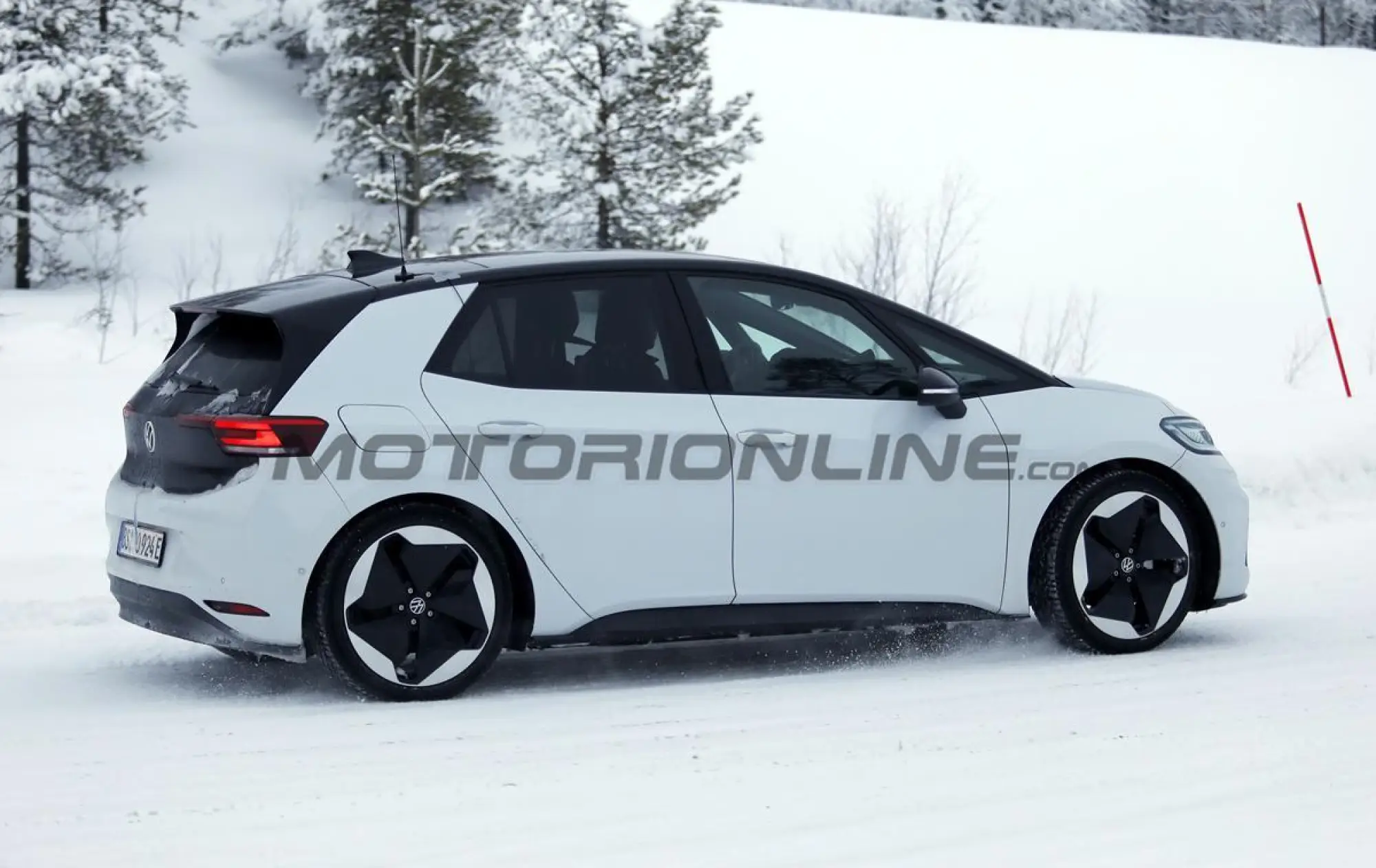 Volkswagen ID 3 2026 - Foto spia 19-01-2026 - 5