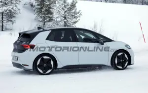 Volkswagen ID 3 2026 - Foto spia 19-01-2026