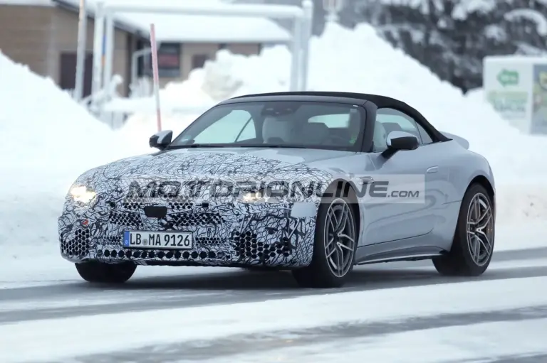 Mercedes SL restyling - Foto spia 20-1-2026 - 19