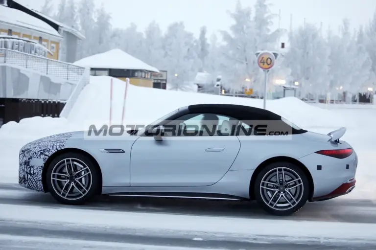 Mercedes SL restyling - Foto spia 20-1-2026 - 17