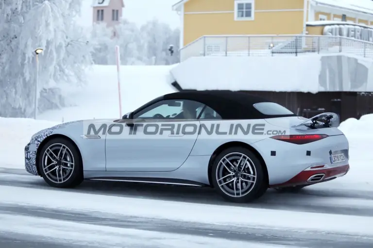 Mercedes SL restyling - Foto spia 20-1-2026 - 21