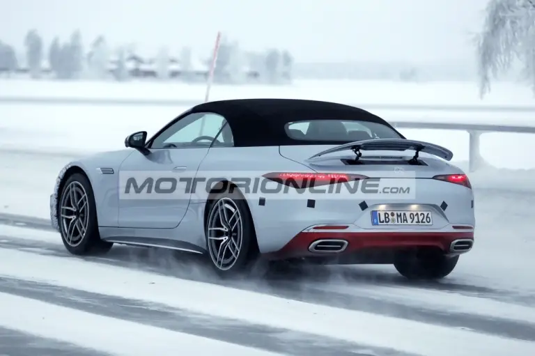 Mercedes SL restyling - Foto spia 20-1-2026 - 20