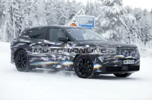 Bentley SUV urbano - Foto spia 21-1-2026