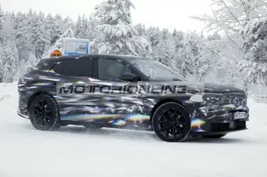 Bentley SUV urbano - Foto spia 21-1-2026