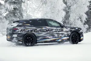 Bentley SUV urbano - Foto spia 21-1-2026