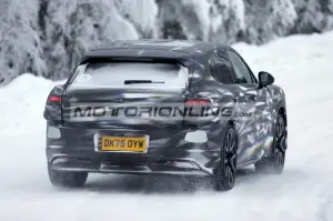 Bentley SUV urbano - Foto spia 21-1-2026