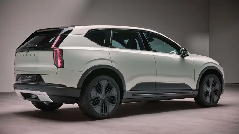 Volvo EX60 Cross Country - 1