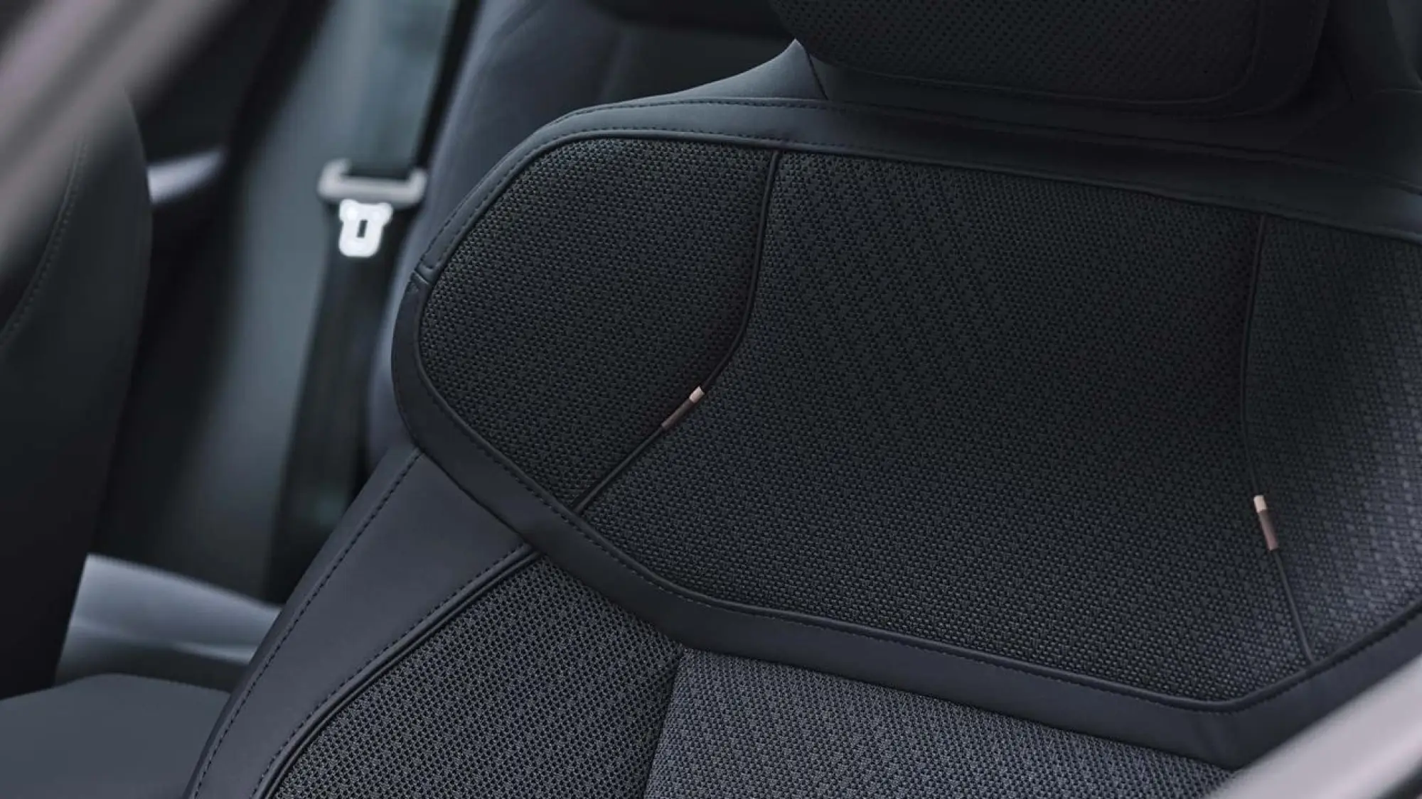 Volvo EX60 Cross Country - 17