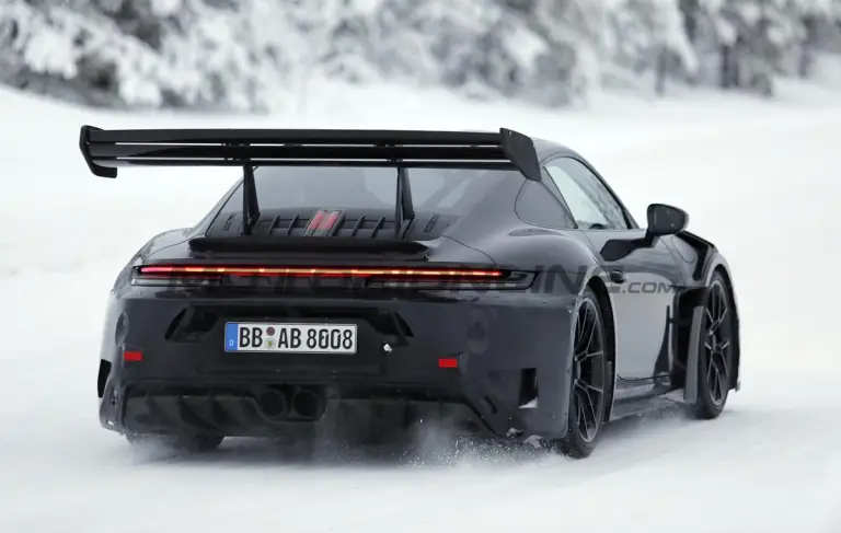 Porsche 911 GT3 RS - Foto spia 22-01-2026 - 8