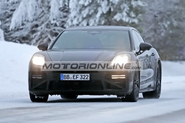 Porsche Panamera restyling - Foto spia 23-1-2026 - 2