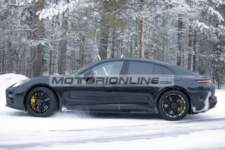 Porsche Panamera restyling - Foto spia 23-1-2026 - 6