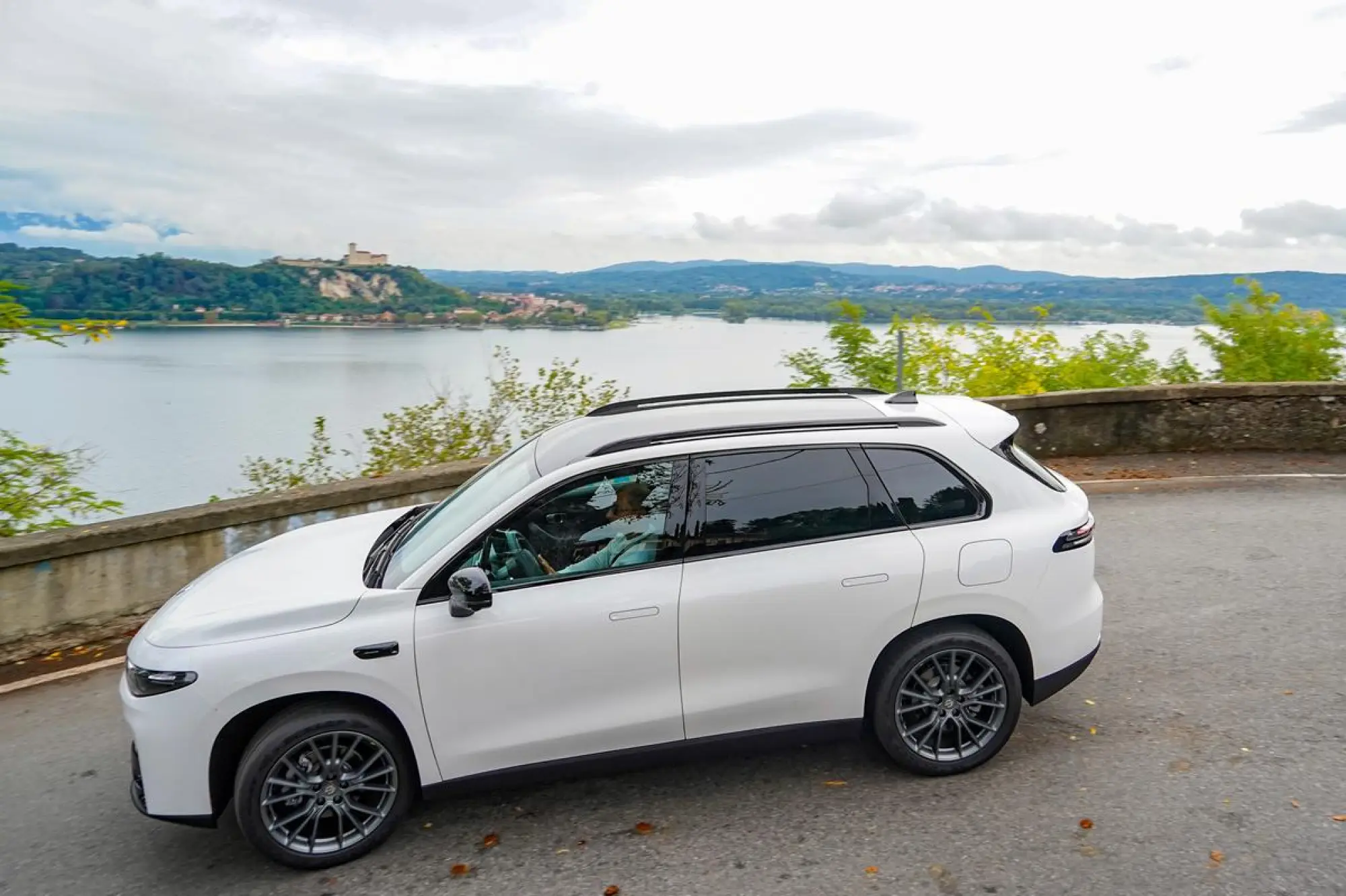 Leapmotor C10 AWD - 22