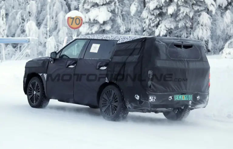 Hyundai Santa Fe 2027 - Foto spia 27-01-2026 - 10