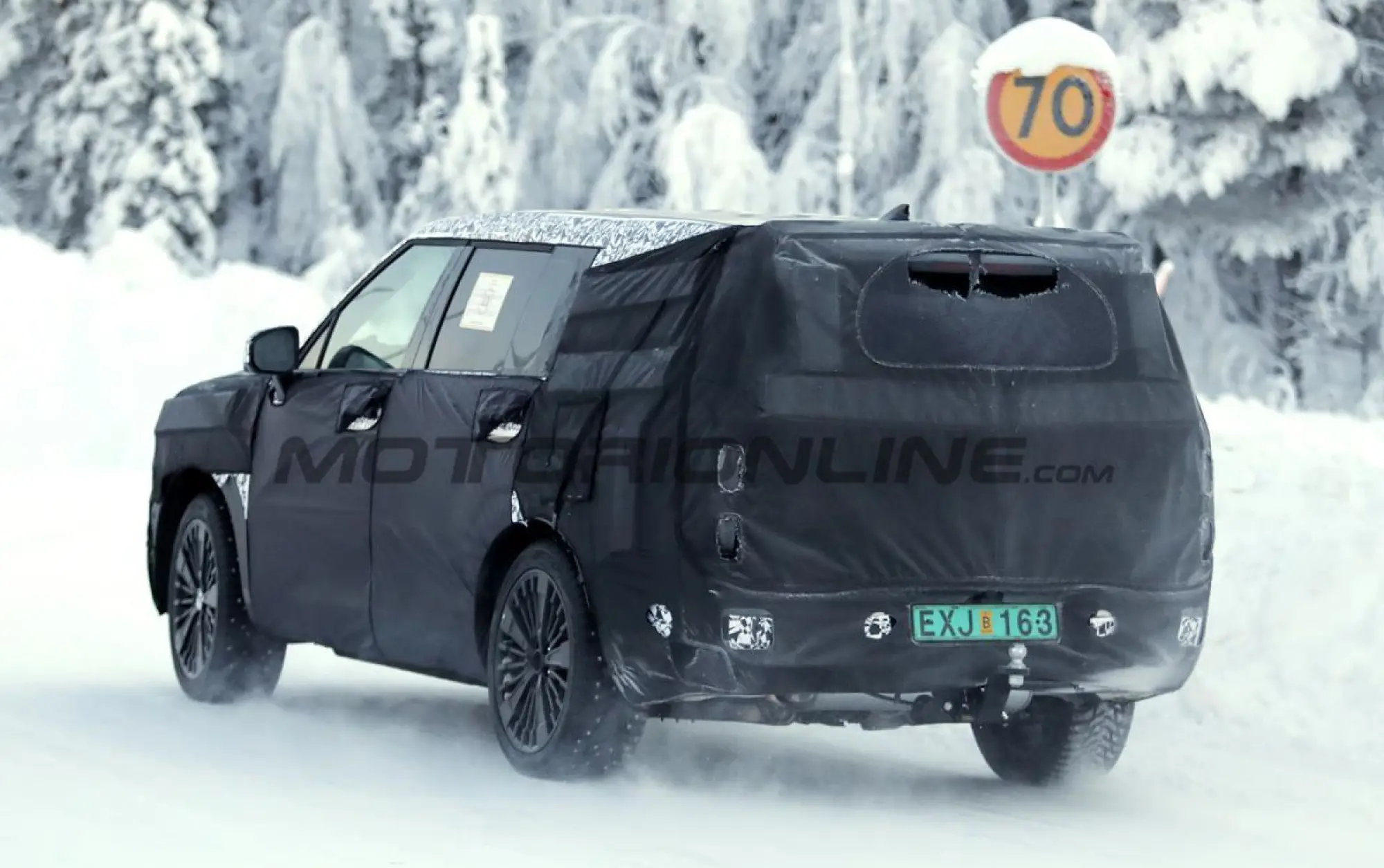 Hyundai Santa Fe 2027 - Foto spia 27-01-2026 - 12