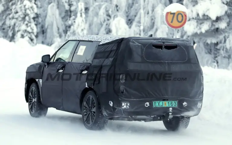 Hyundai Santa Fe 2027 - Foto spia 27-01-2026 - 12