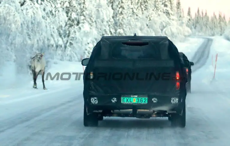 Hyundai Santa Fe 2027 - Foto spia 27-01-2026 - 13