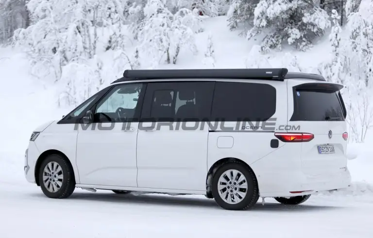 Volkswagen T7 Multivan 2027 - Foto spia 29-01-2026 - 10