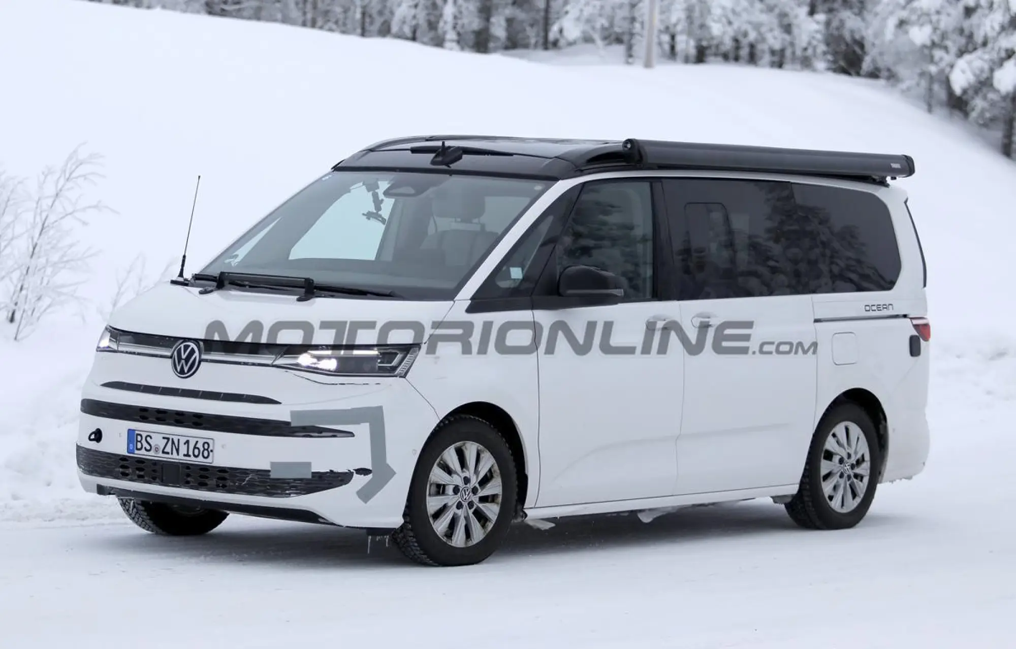 Volkswagen T7 Multivan 2027 - Foto spia 29-01-2026 - 4