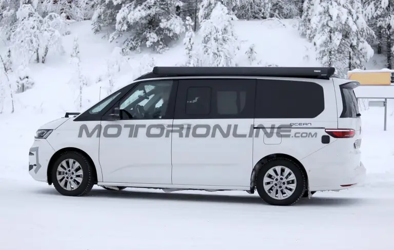 Volkswagen T7 Multivan 2027 - Foto spia 29-01-2026 - 8