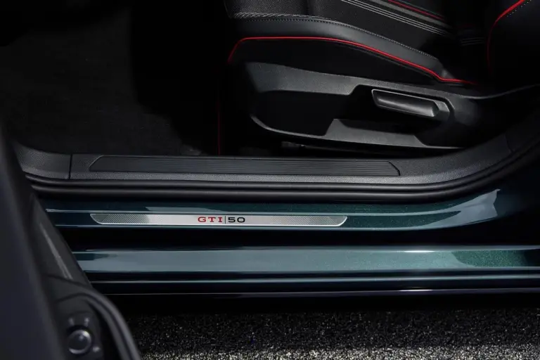 Volkswagen Golf GTI Editon 50 - Foto ufficiali - 16