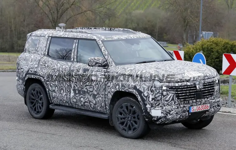 Mitsubishi Pajero 2026 - Foto spia 03-02-2026 - 1