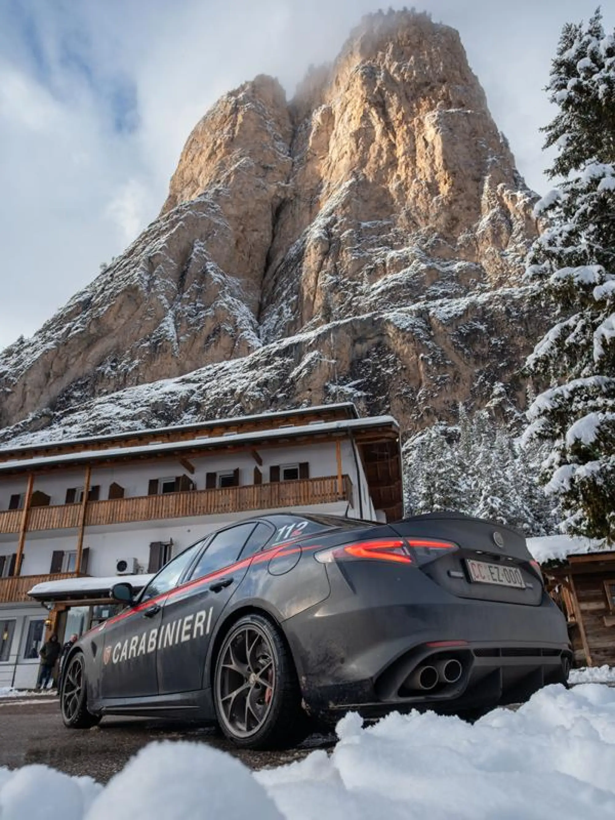 Alfa Romeo Giulia Quadrifoglio Carabinieri 2026 - 3