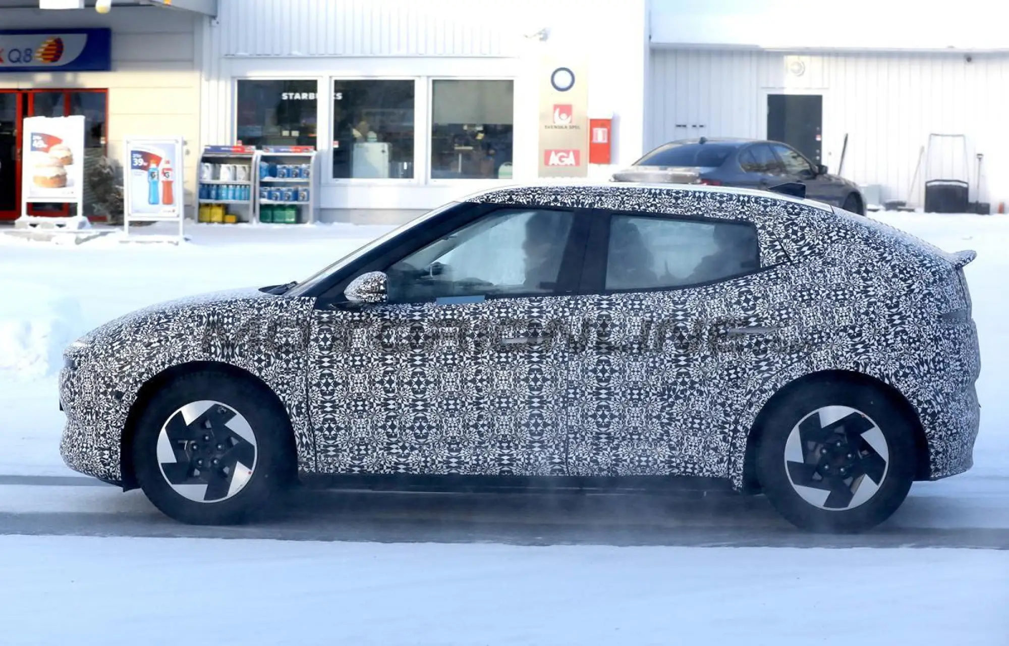 Hyundai Ioniq 3 - Foto spia 05-02-2026 - 4