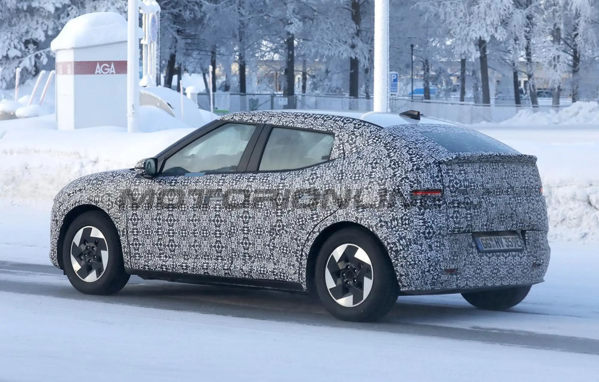 Hyundai Ioniq 3 - Foto spia 05-02-2026 - 5