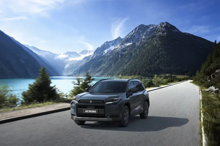 Nuova Suzuki Across Plug-In Hybrid - 1