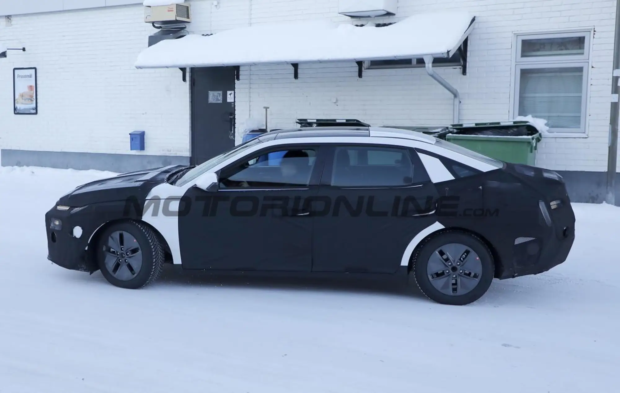 Hyundai Elantra 2027 - Foto spia 09-02-2026 - 4